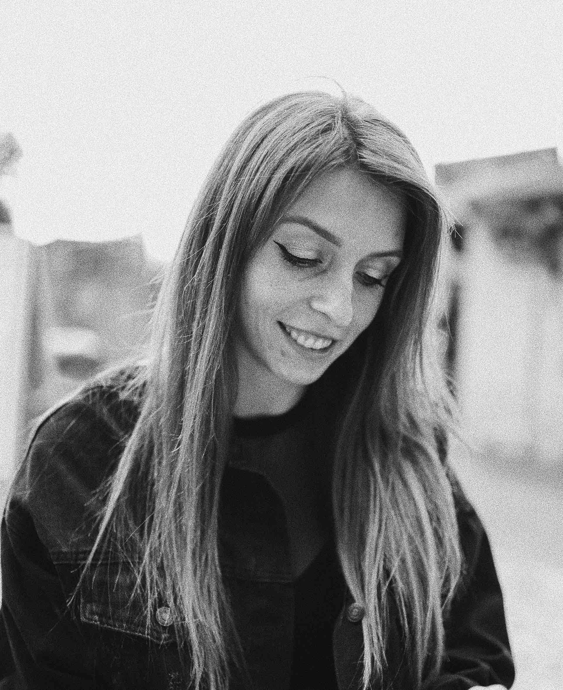 Ivona Tau